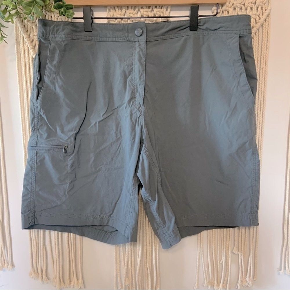 L.L. BEAN Women's Water-Repellent Comfort Trail Shorts Granite Gray Size 16